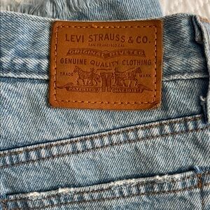 Levi's Women’s Light Wash Blue Straight Jeans